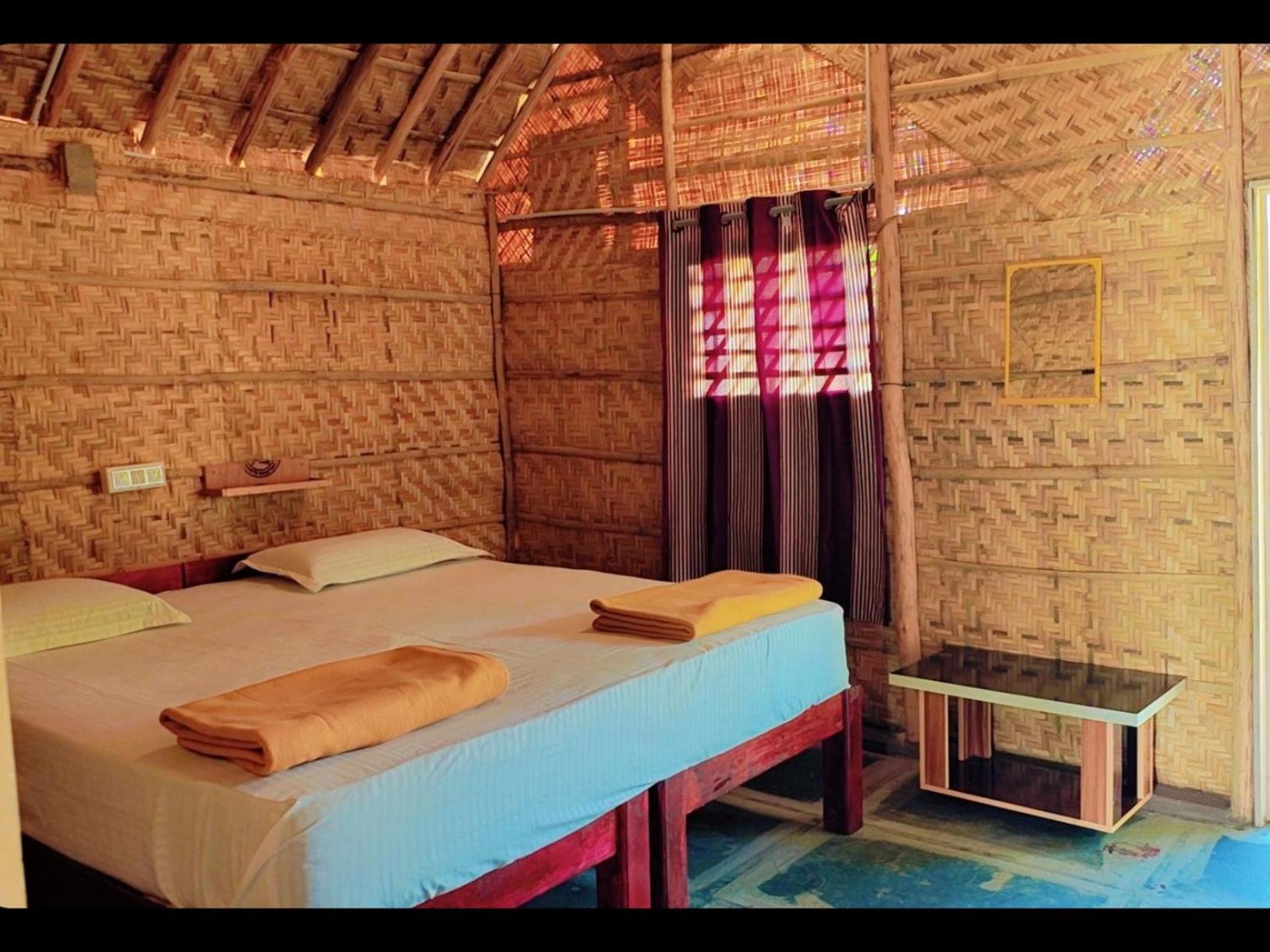 Om Shanti Om Home Stay & Cafe Hampi Buitenkant foto