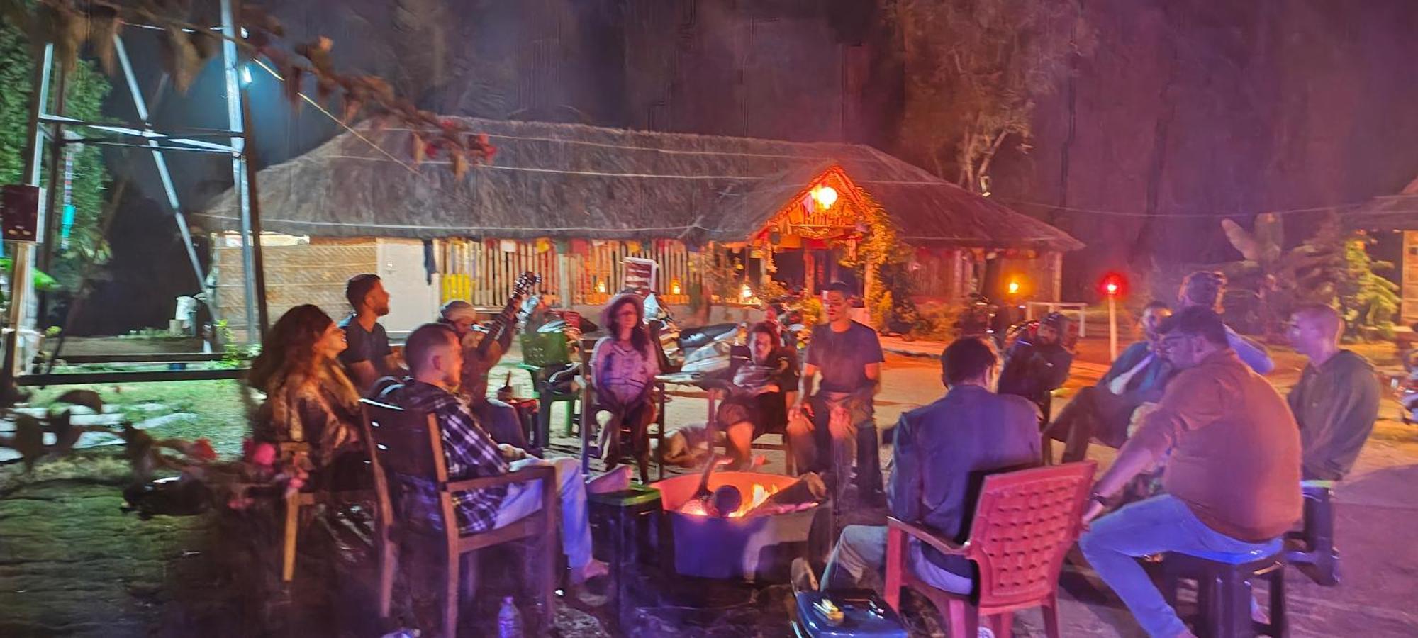 Om Shanti Om Home Stay & Cafe Hampi Buitenkant foto
