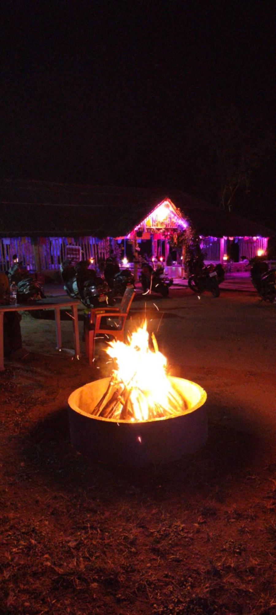 Om Shanti Om Home Stay & Cafe Hampi Buitenkant foto